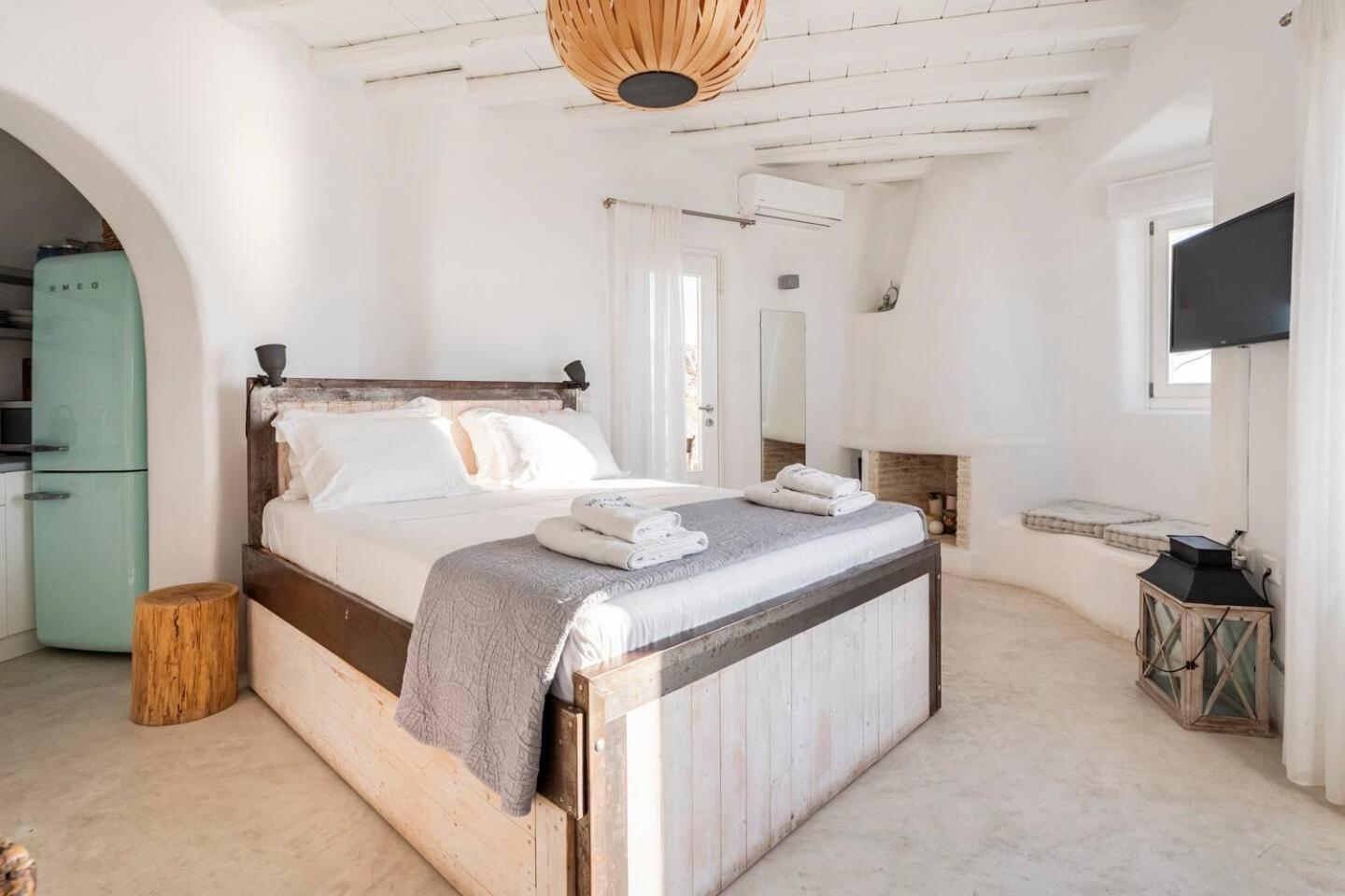 Aquata Boutique With Pool Holiday home *